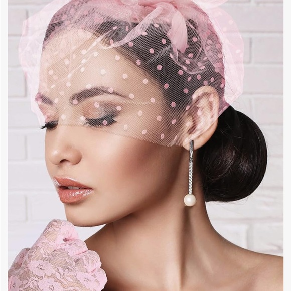 Pink fascinator hat headband head piece flower feather derby clip net - Picture 2 of 11